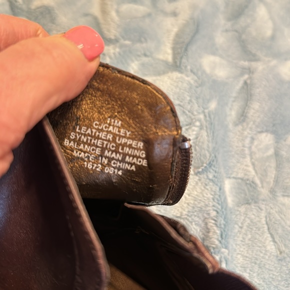 CIRCA JOAN&DAVID Brown Leather Booties - Picture 10 of 10